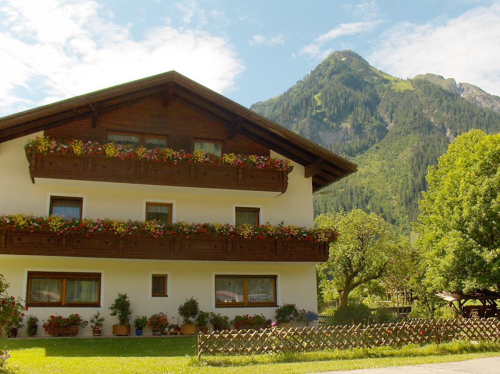 Sennhof Lechtal Bach (Tyrol)